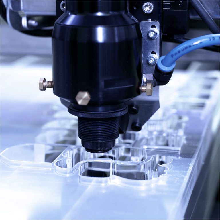 taglio laser legno e plexiglass